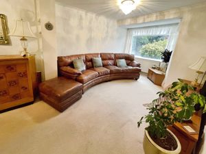 Lounge- click for photo gallery